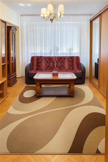 Apartament cu 3 camere decomandat în Valenta