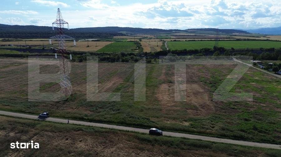 Teren de 2056 mp, în Partoș