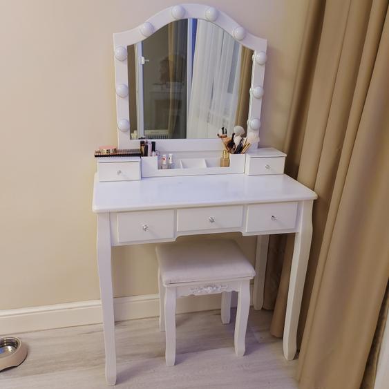 Apartament cu 3 camere semidecomandat în Titan
