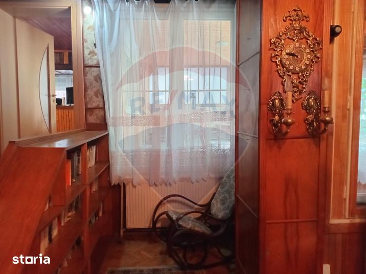 Casă cu 6 camere cu Teren 436 Mp în Romanilor