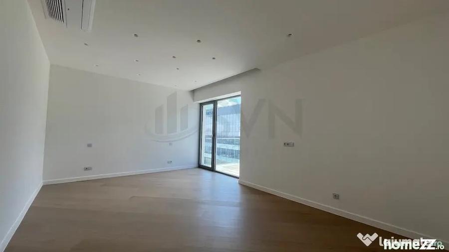 Apartament cu 3 camere decomandat în Aviației