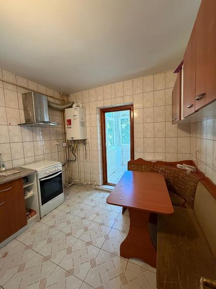 Apartament cu 2 camere decomandat în Piața Centrală