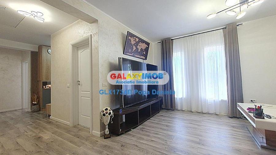 Casă cu 4 camere cu Garaj în Domnești