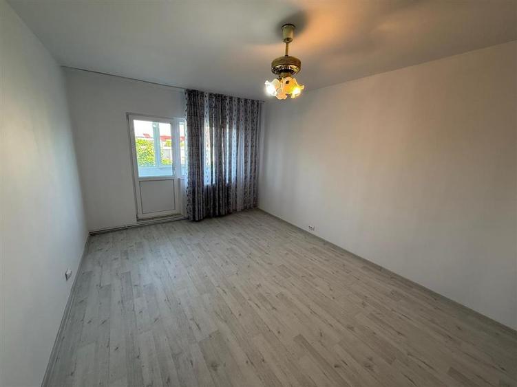 Apartament 3 Camere Decomandat Bl 1989 Frumoasa - 1