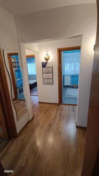 Apartament cu 3 camere decomandat în Carrefour
