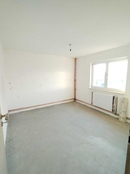 Apartament cu 2 camere decomandat în Vest
