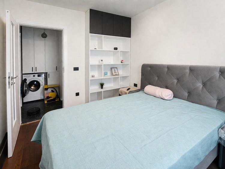 Apartament cu 2 camere semidecomandat, mobilat în Podu Roș