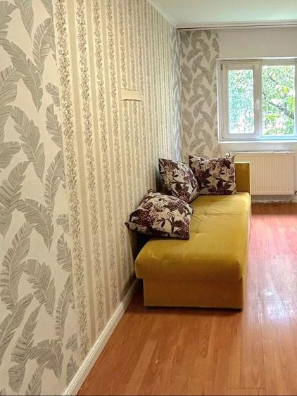 Apartament cu 3 camere decomandat, mobilat în Lipovei