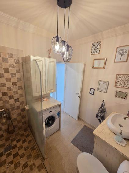 Apartament cu 3 camere semidecomandat în Nord
