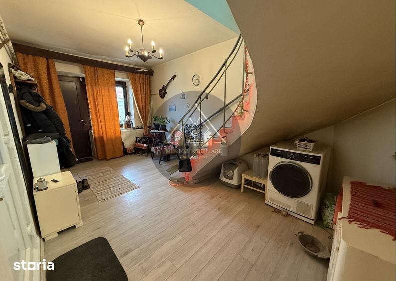 Casă cu 3 camere decomandat cu Teren 300 Mp în Central
