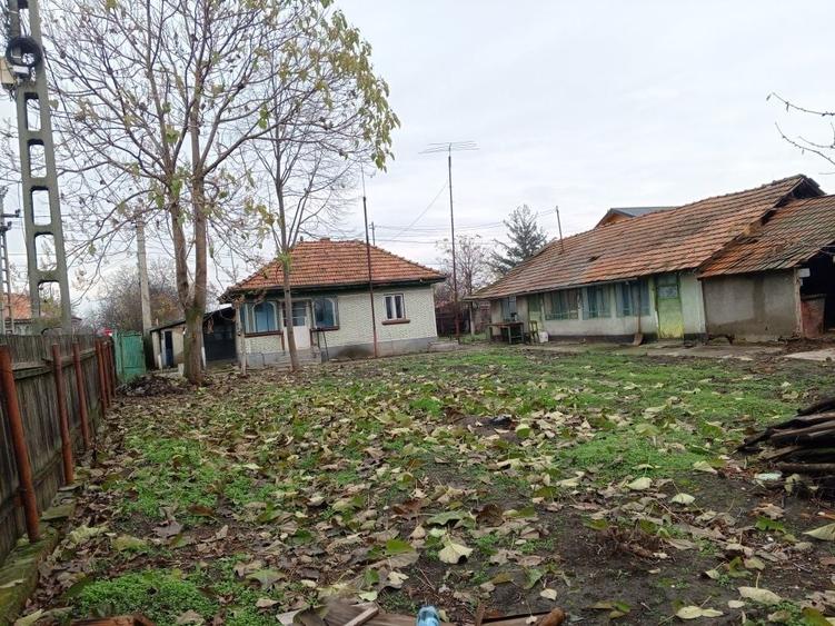 Casă cu 3 camere în Fântânele