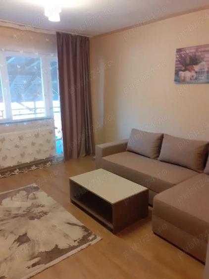 Casă cu 8 camere cu Teren 1000 Mp în Central