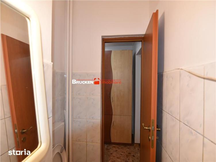 Apartament cu 3 camere decomandat în Sud