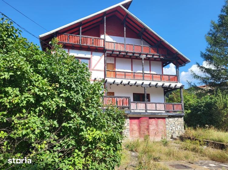 Casă cu Teren 1350 Mp în Poiana Țapului