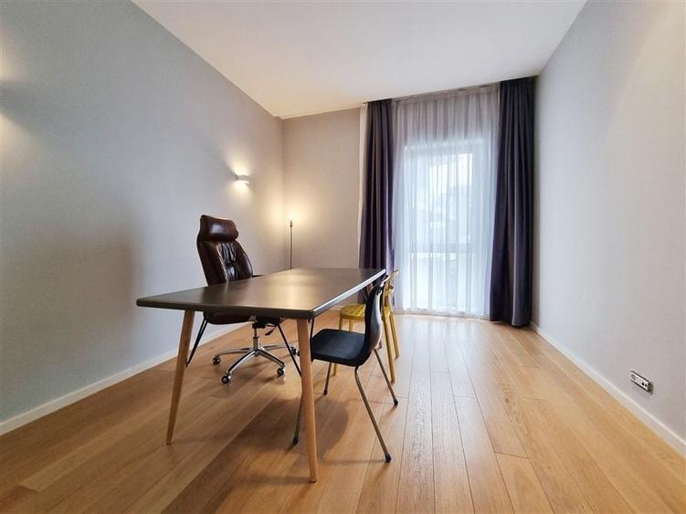 Apartament cu 4 camere semidecomandat, mobilat în Herăstrău