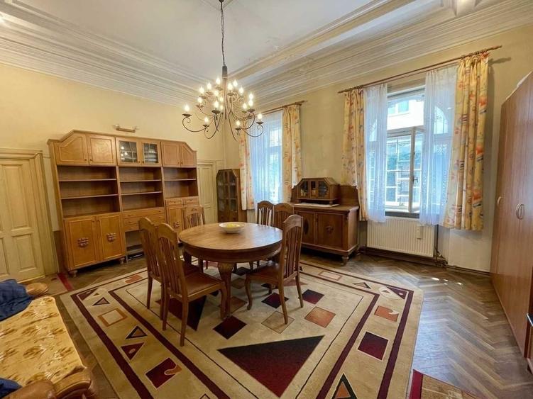 Apartament cu 3 camere semidecomandat în Romană
