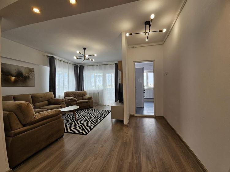 Apartament cu 4 camere decomandat, mobilat în Dacia