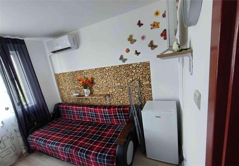 Garsonieră decomandată, mobilată în UMT