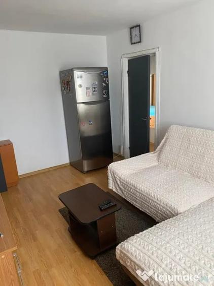 Inchiriez apartament cu 3 camere - 2