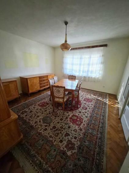 Casă cu 3 camere în Central