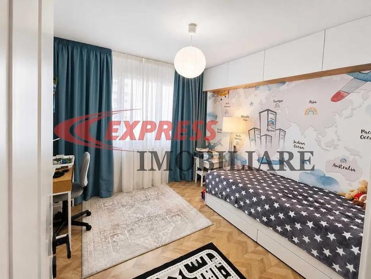 Apartament cu 3 camere decomandat în Titan