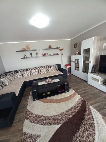Casă cu 4 camere în Exterior Vest
