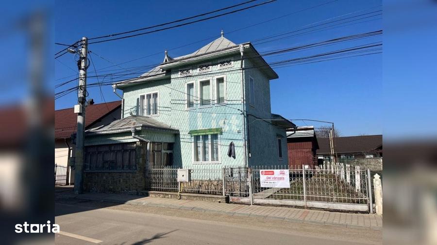 Casă cu 5 camere cu Teren 300 Mp în Central