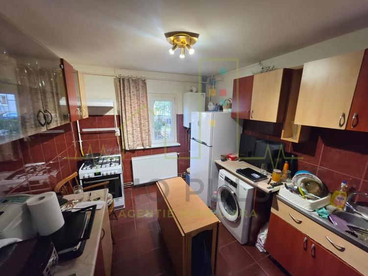 Apartament cu 2 camere semidecomandat în Centrul Bancar