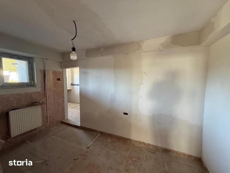 Casă cu 6 camere cu Teren 878 Mp în Cetate