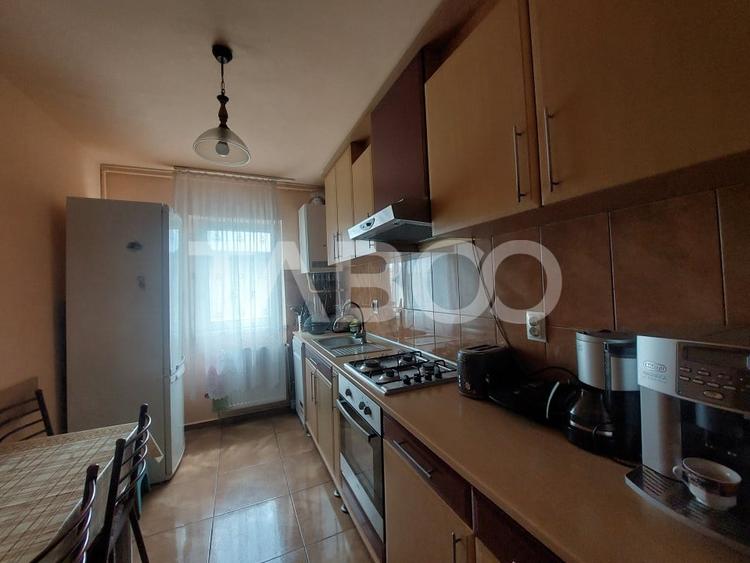 Apartament cu 3 camere decomandat, mobilat în Mihai Viteazul