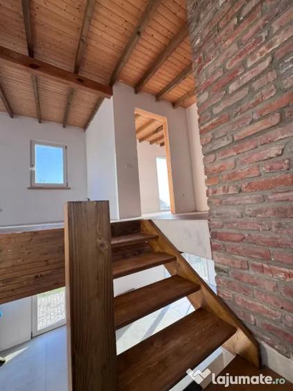 Casă cu 4 camere cu Teren 280 Mp în Central