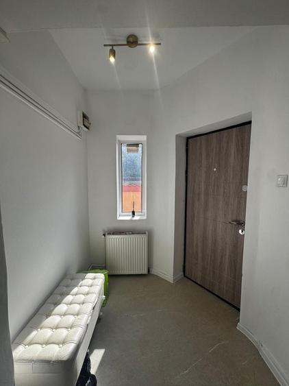 Casă individuală cu 6 camere cu Canalizare în Rahova