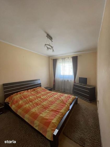 Apartament cu 3 camere în Cetate