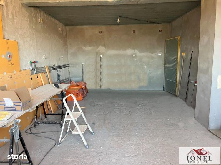Casă cu 4 camere în Teiu