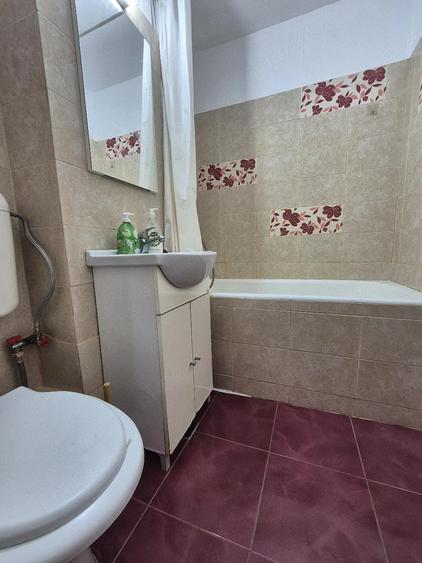 Apartament cu 3 camere decomandat în Dristor