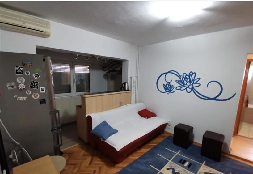 Apartament cu 2 camere semidecomandat, mobilat în Circumvalațiunii