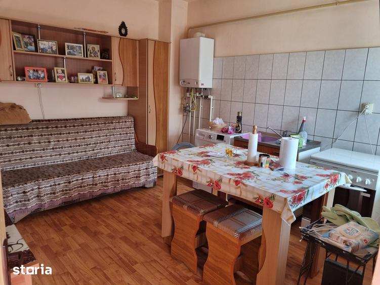 Casă cu 4 camere decomandat cu Teren 280 Mp în Gării