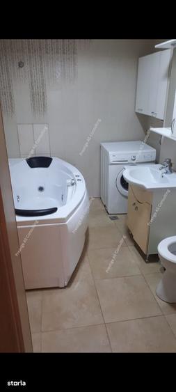 Apartament cu 3 camere decomandat în Girocului