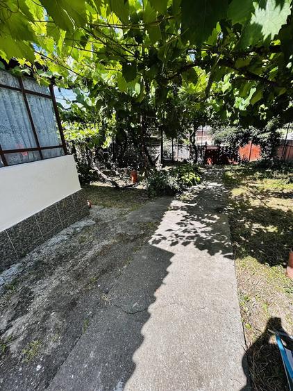 Casă cu 3 camere cu Teren 2426 Mp în Central