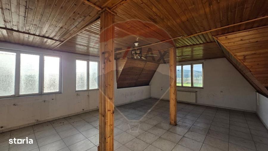 Spațiu comercial, de 400 mp, în Dupuș