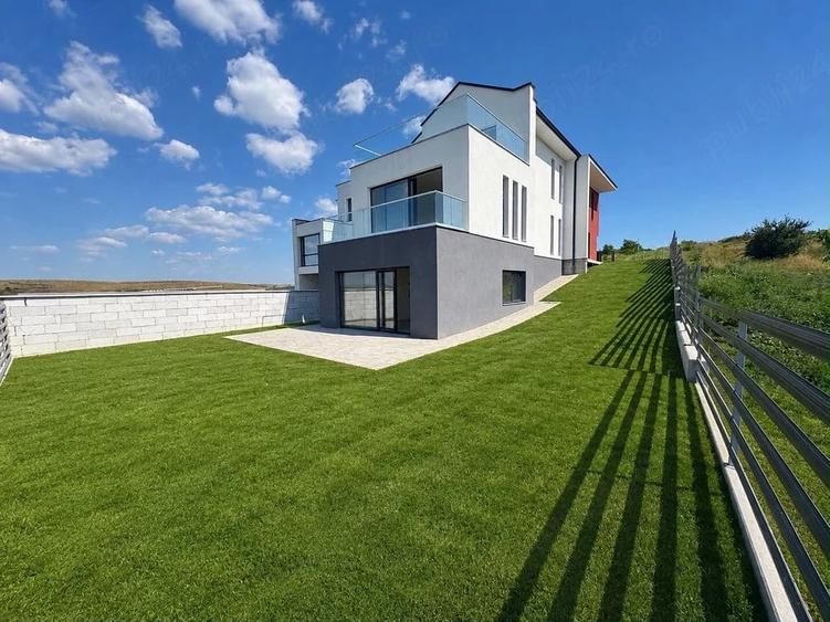 Casă cu Teren 480 Mp în Sopor