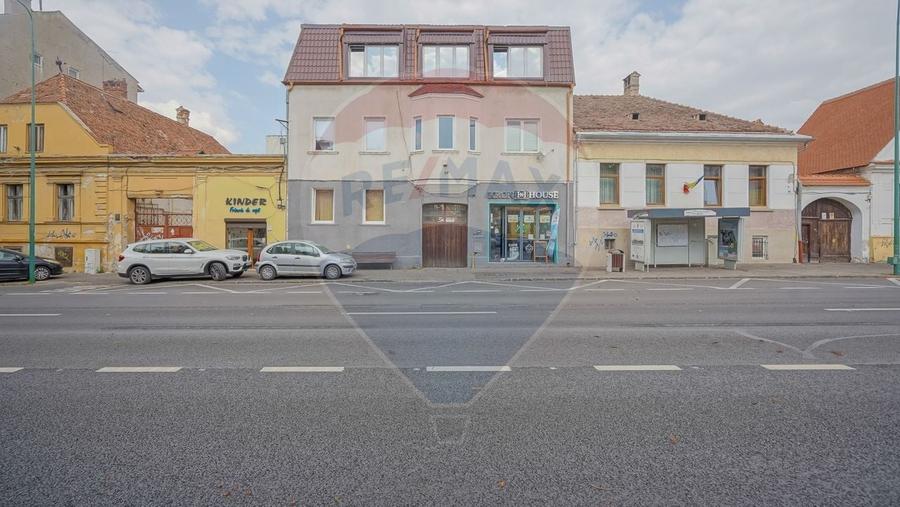 Apartament cu 2 camere semidecomandat, mobilat în Centrul Istoric
