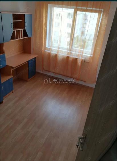 Apartament cu 3 camere decomandat în Aradul Nou
