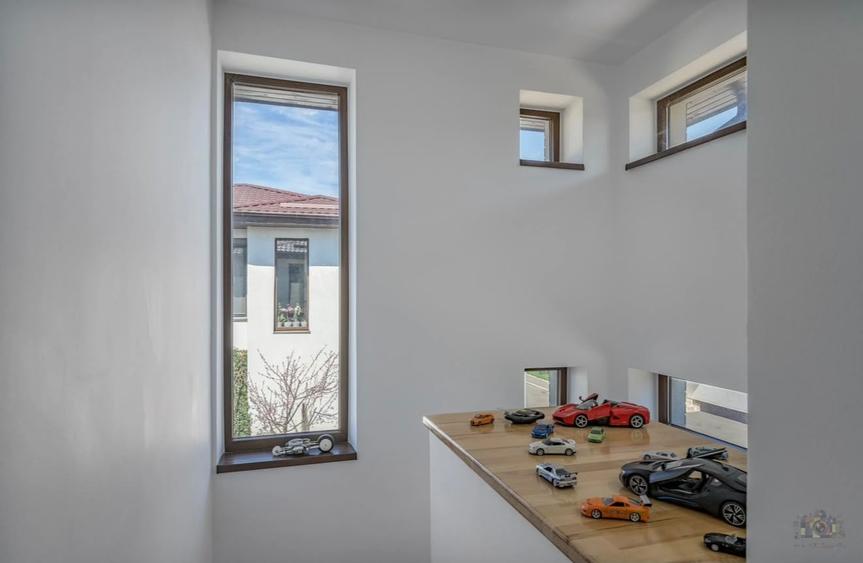Duplex cu 4 camere cu Canalizare în Central