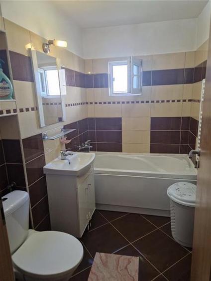Apartament cu 3 camere decomandat, mobilat în Fabric