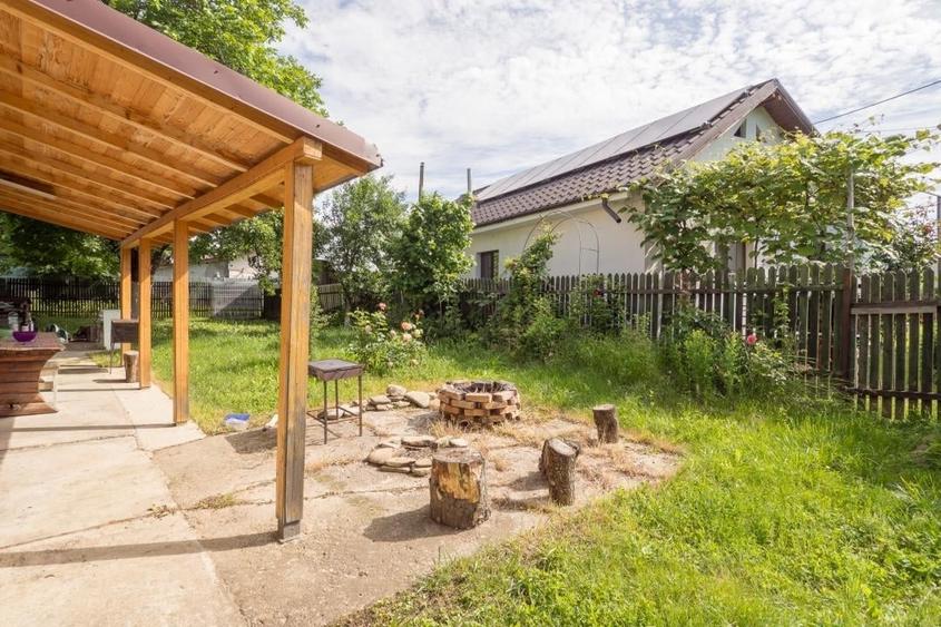 Casă cu 5 camere cu Teren 850 Mp în Pruni