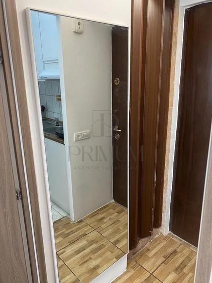 Garsonieră decomandată în Lunei