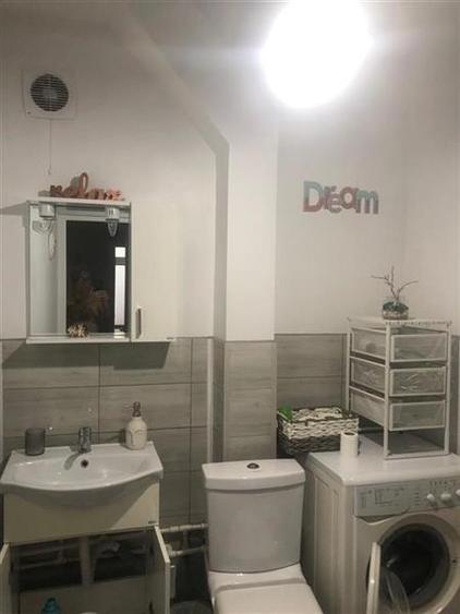 Casă individuală cu 9 camere cu Teren 186 Mp în Doamna Ghica
