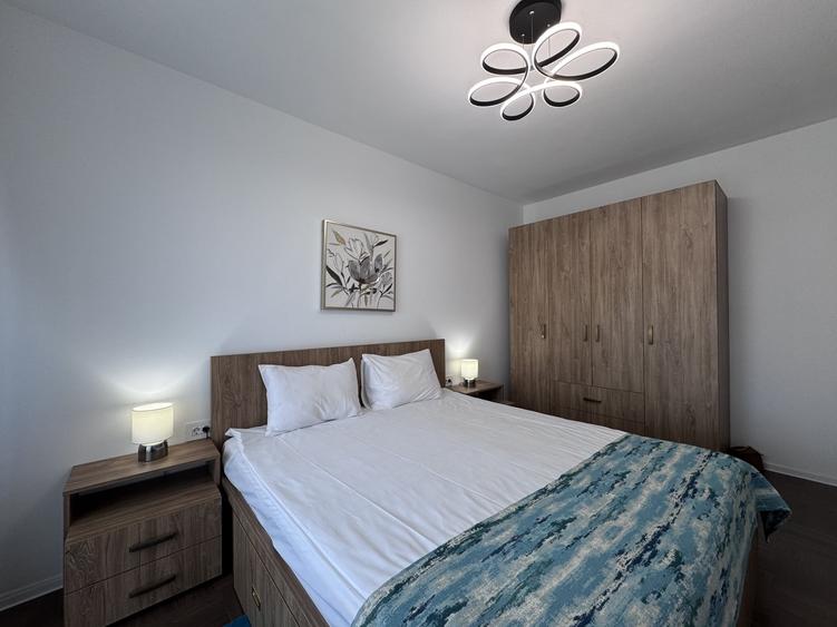 Apartament cu 2 camere decomandat, mobilat în Tractorul