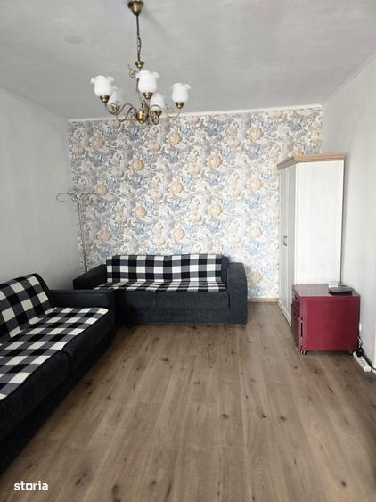 Apartament cu 2 camere decomandat, mobilat în Tei